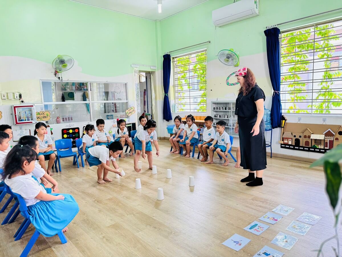 Giờ học tiếng Anh với giáo viên nước ngoài